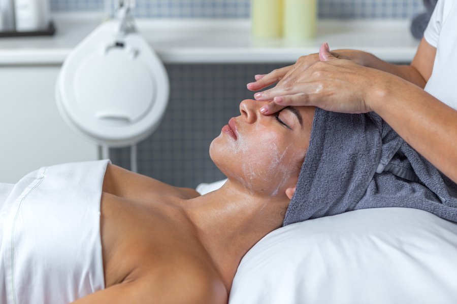 how to price medical aesthetician services